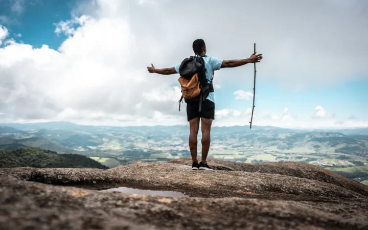 solo travel safety tips